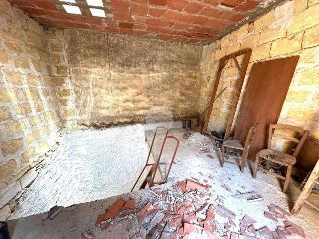 Palazzo / Stabile in vendita a Casteldaccia PA