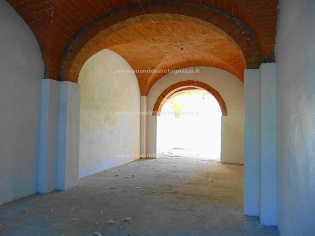 Palazzo / Stabile in vendita a Castelfiorentino FI