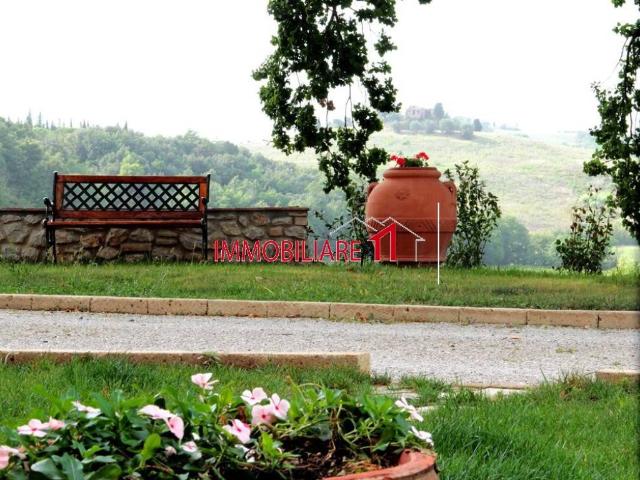 Palazzo / Stabile in vendita a Castelfiorentino FI