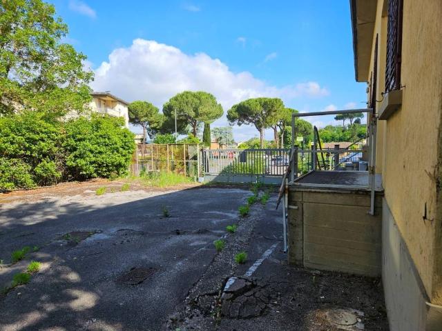 Palazzo / Stabile in vendita a Castelfiorentino FI