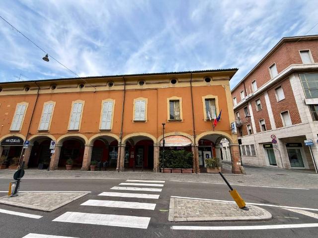 Palazzo / Stabile in vendita a Castelfranco Emilia MO