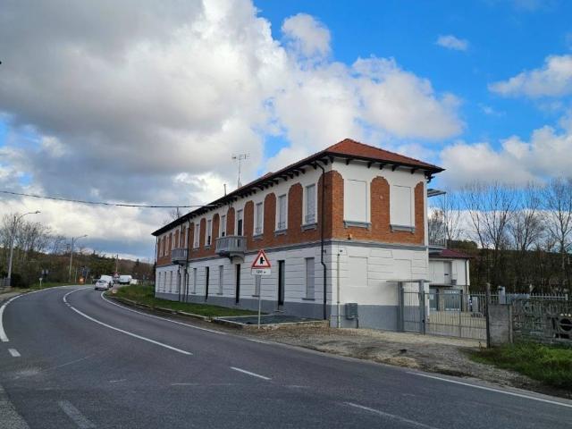 Palazzo / Stabile in vendita a Castell'Alfero AT