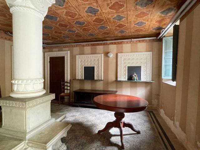 Palazzo / Stabile in vendita a Castellarano RE