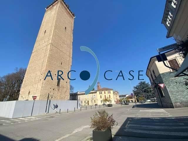 Palazzo / Stabile in vendita a Castelleone CR