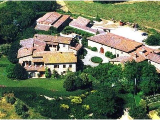 Palazzo / Stabile in vendita a Castellina in Chianti SI