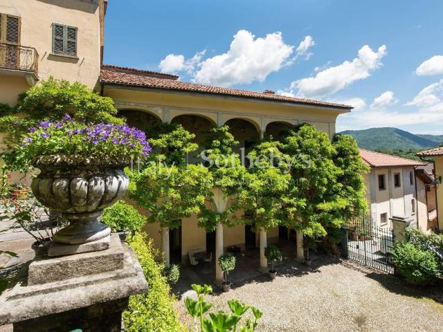 Villa in vendita a Castello Cabiaglio VA