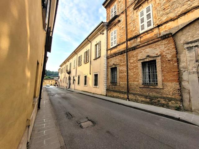 Palazzo / Stabile in vendita a Castiglione delle Stiviere MN