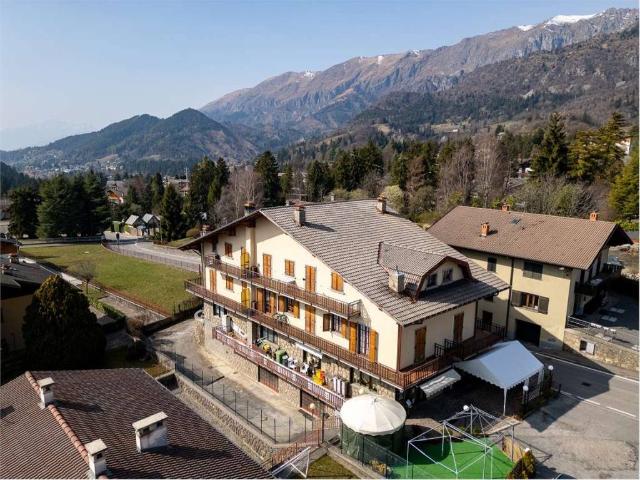 Palazzo / Stabile in vendita a Castione della Presolana BG
