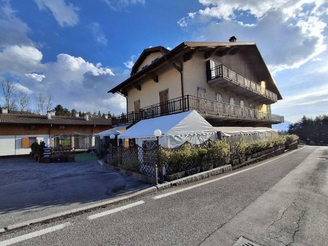 Palazzo / Stabile in vendita a Castione della Presolana BG