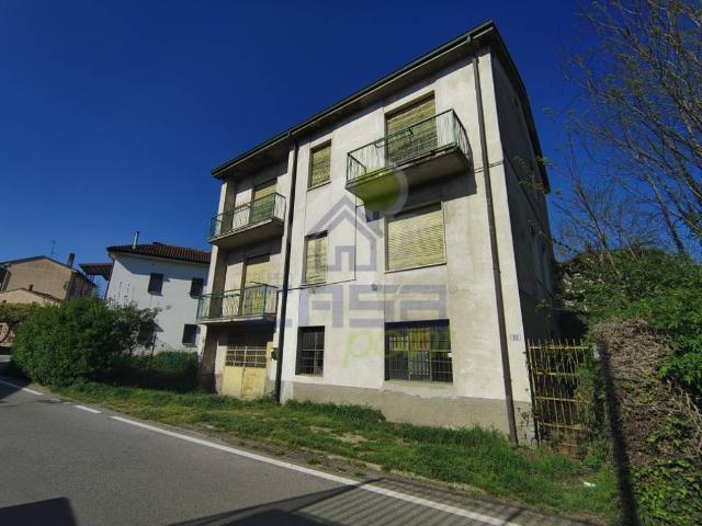 Palazzo / Stabile in vendita a Castiraga Vidardo LO