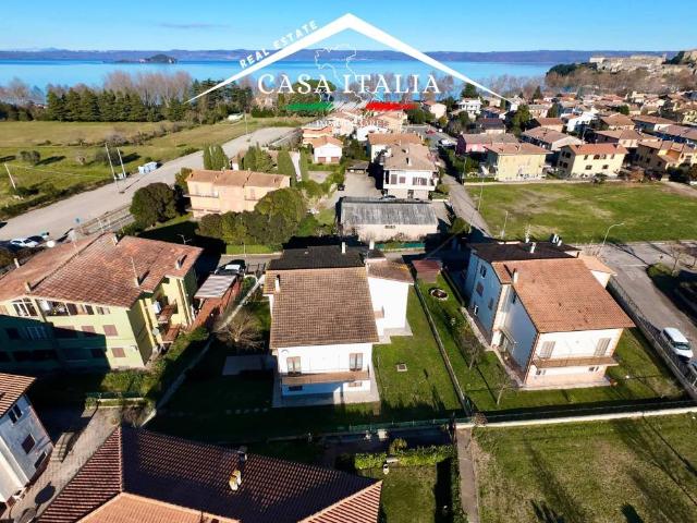 Palazzo / Stabile in vendita a Capodimonte VT