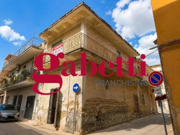 Palazzo / Stabile in vendita a Capodrise CE