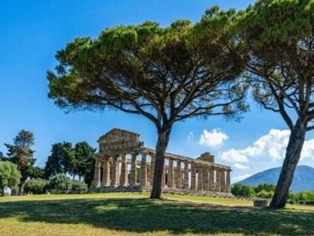 Palazzo / Stabile in vendita a Capaccio Paestum SA