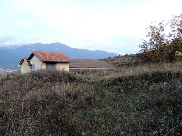 Palazzo / Stabile in vendita a Capestrano AQ