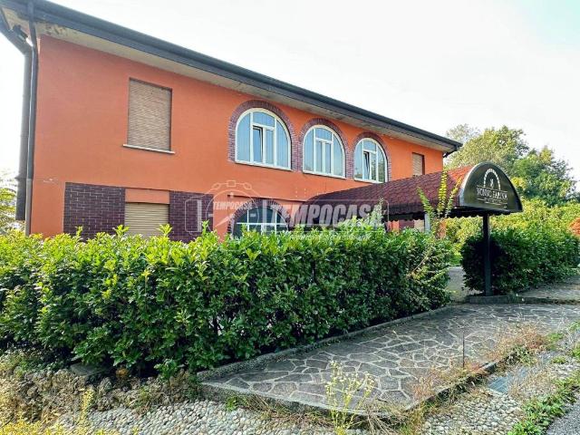 Palazzo / Stabile in vendita a Capriate San Gervasio BG