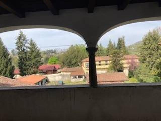 Palazzo / Stabile in vendita a Caprino Bergamasco BG