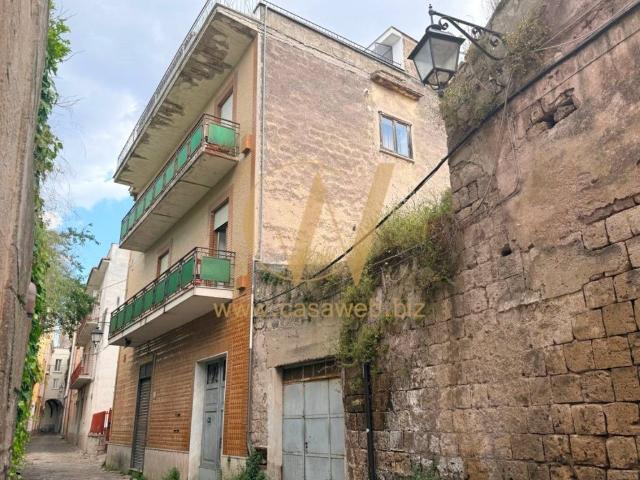 Palazzo / Stabile in vendita a Capua CE