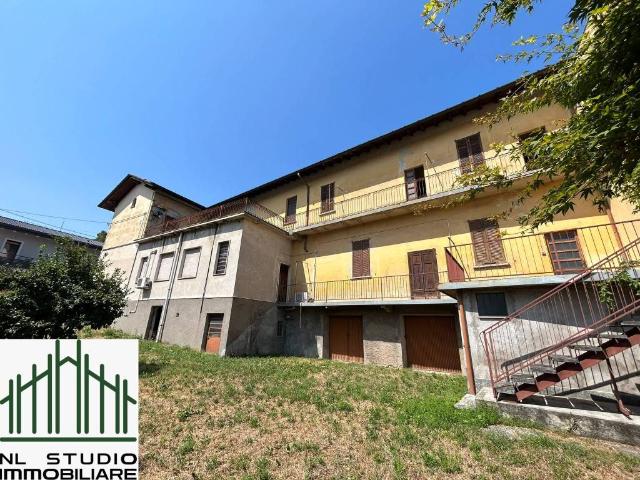 Palazzo / Stabile in vendita a Cardano al Campo VA