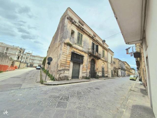 Palazzo / Stabile in vendita a Cardito NA