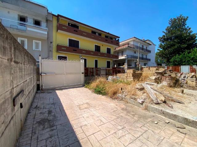 Palazzo / Stabile in vendita a Carinaro CE