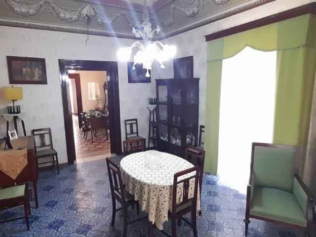 Palazzo / Stabile in vendita a Carini PA