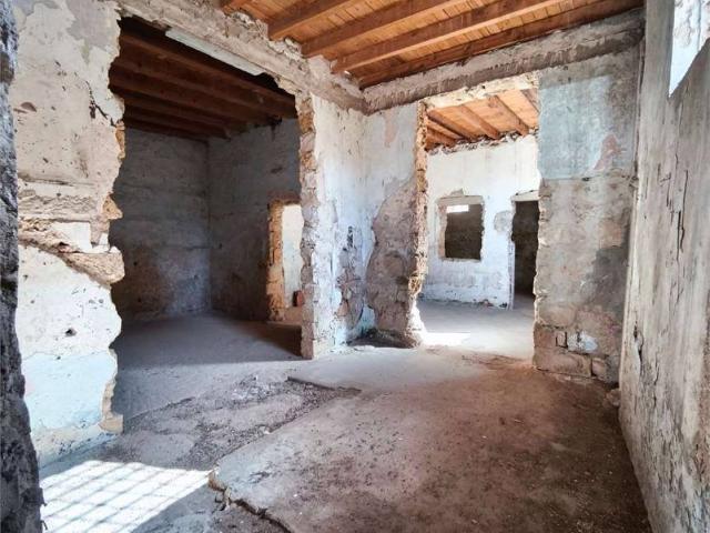 Palazzo / Stabile in vendita a Carini PA