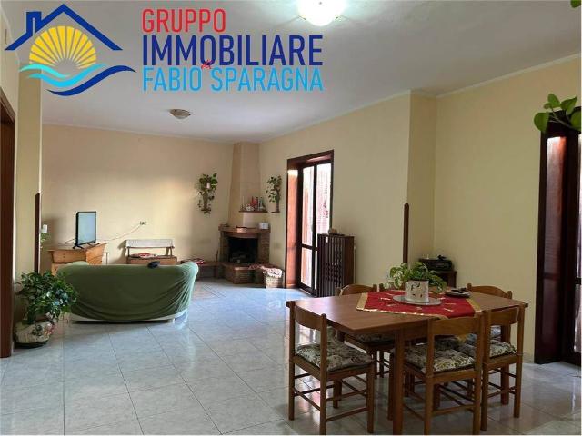 Palazzo / Stabile in vendita a Carinola CE