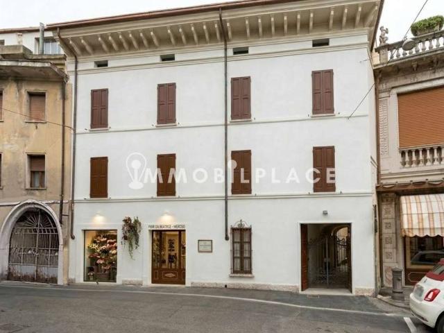 Palazzo / Stabile in vendita a Carpenedolo BS