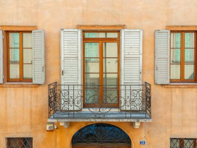 Palazzo / Stabile in vendita a Carpi MO