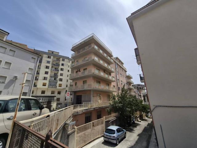 Palazzo / Stabile in vendita a Catanzaro CZ