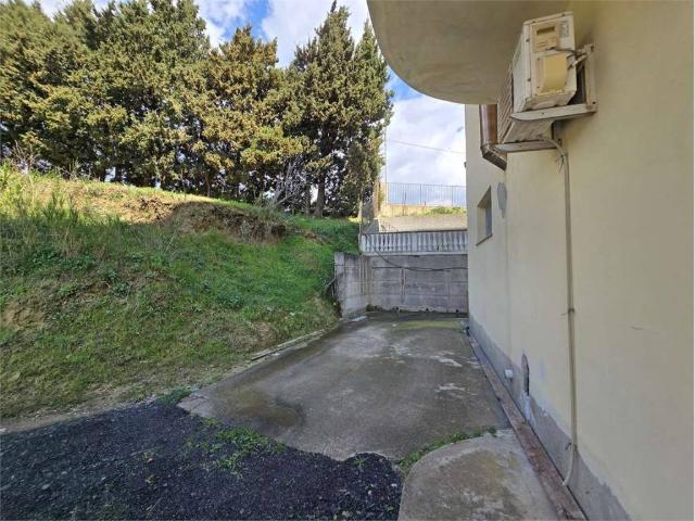 Palazzo / Stabile in vendita a Catanzaro CZ