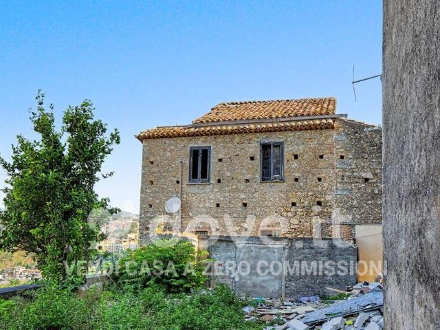 Palazzo / Stabile in vendita a Catanzaro CZ