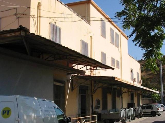 Palazzo / Stabile in vendita a Catanzaro CZ