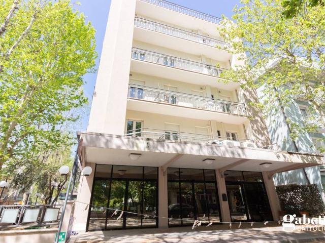 Palazzo / Stabile in vendita a Cattolica RN
