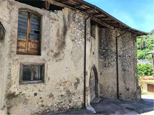 Palazzo / Stabile in vendita a Cavedine TN