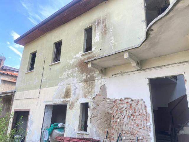 Palazzo / Stabile in vendita a Cavenago di Brianza MB