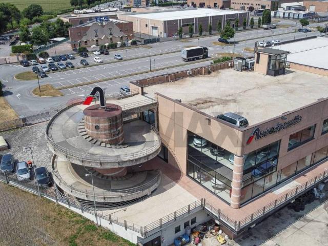Palazzo / Stabile in vendita a Cavernago BG