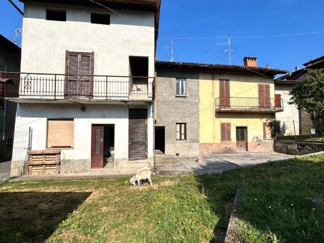 Palazzo / Stabile in vendita a Cenate Sopra BG