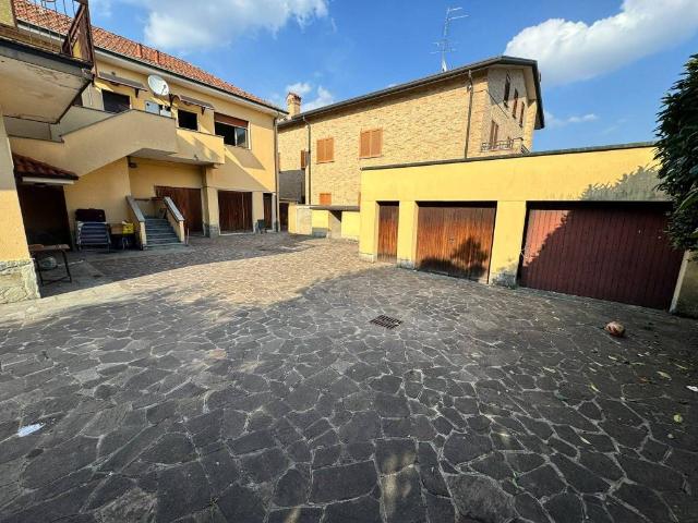 Palazzo / Stabile in vendita a Cesate MI