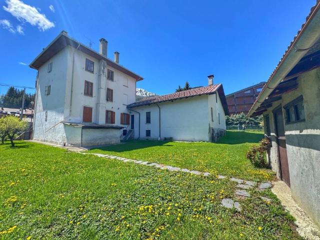 Palazzo / Stabile in vendita a Cesana Torinese TO