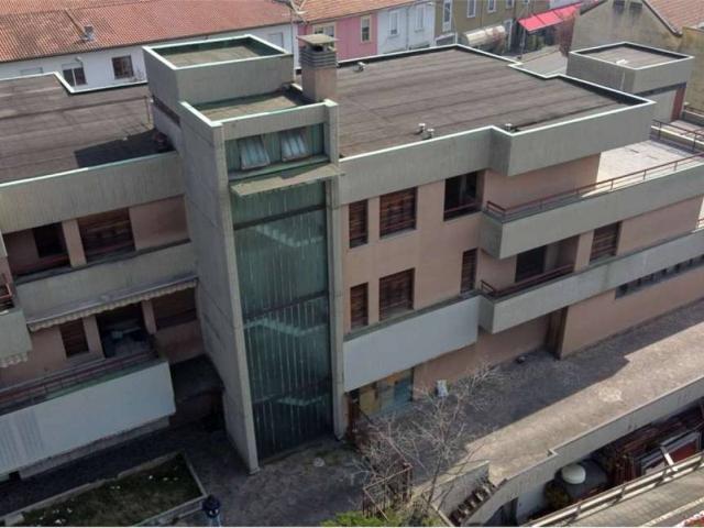 Palazzo / Stabile in vendita a Cesano Maderno MB