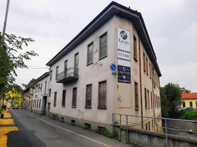 Palazzo / Stabile in vendita a Cesano Maderno MB