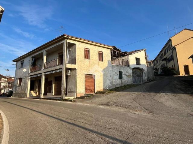 Palazzo / Stabile in vendita a Cerrina Monferrato AL