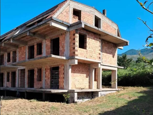Palazzo / Stabile in vendita a Cervaro FR