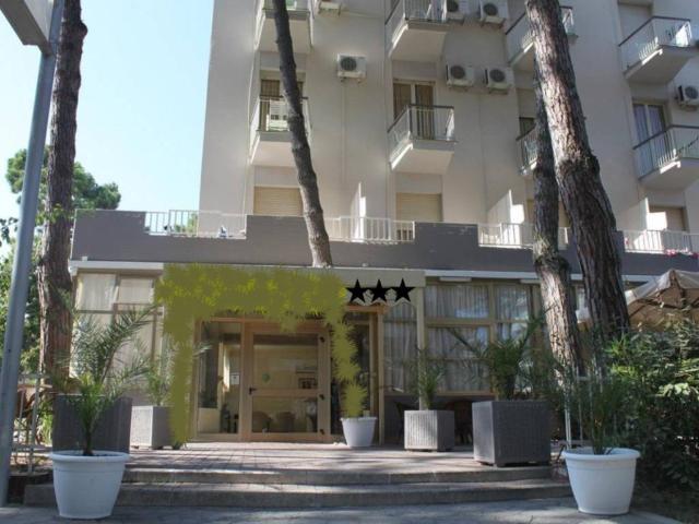 Palazzo / Stabile in vendita a Cervia RA
