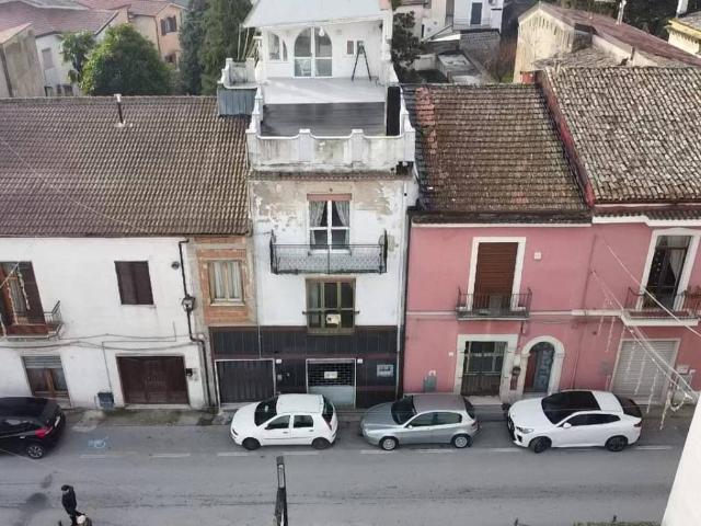 Palazzo / Stabile in vendita a Cervinara AV