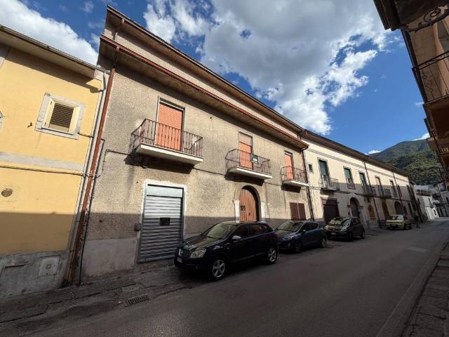 Palazzo / Stabile in vendita a Cervinara AV
