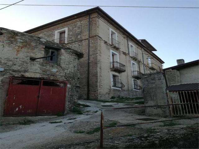 Palazzo / Stabile in vendita a Cerzeto CS