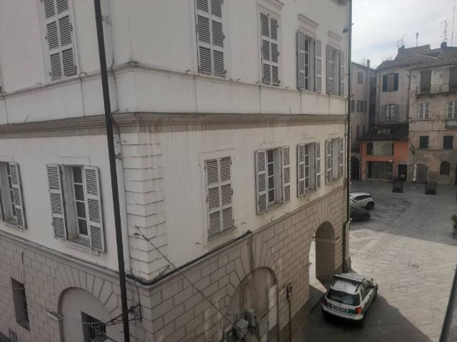 Palazzo / Stabile in vendita a Ceva CN