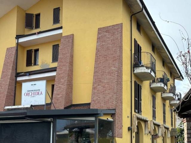 Palazzo / Stabile in vendita a Cherasco CN